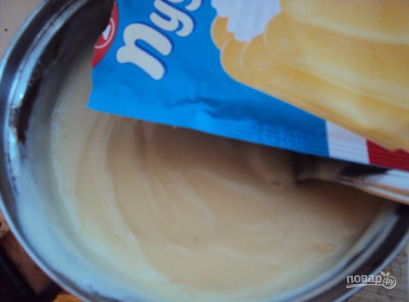 5. На молоке приготовьте пудинг из пакетика и остудите его.