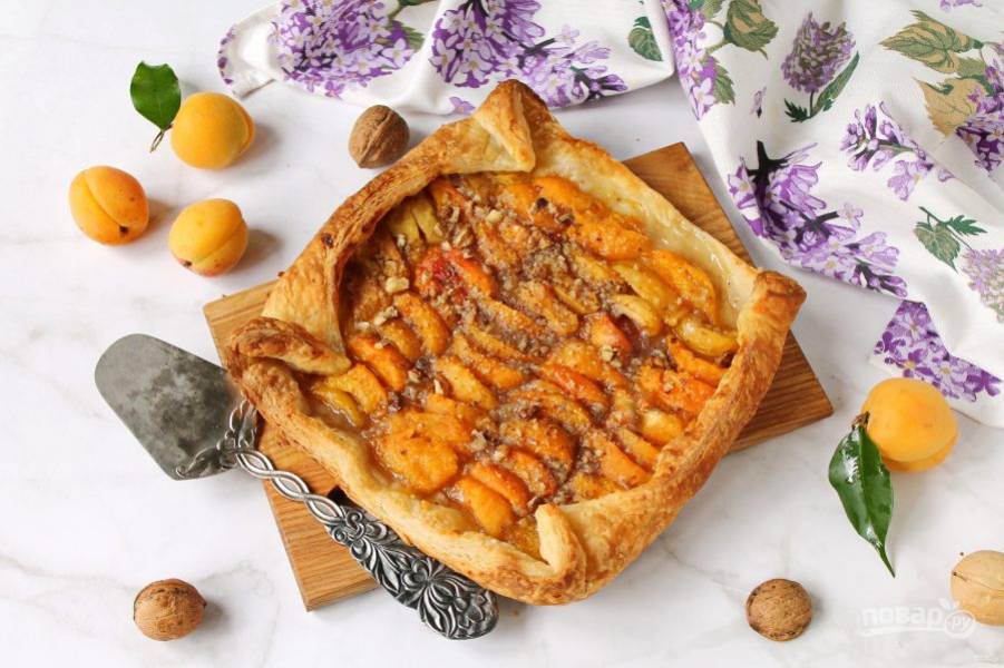 Пирог с абрикосами на скорую руку