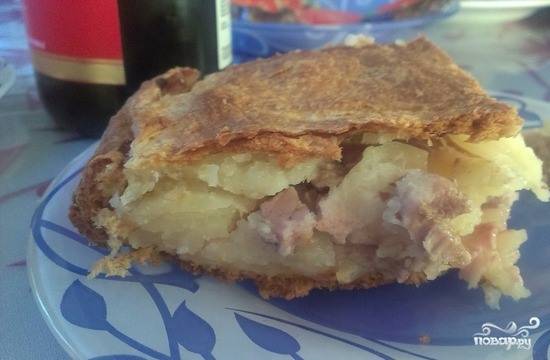 Пирог из слоеного теста с картошкой в духовке