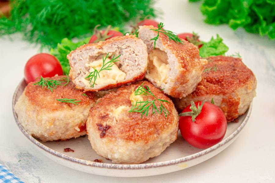 Куриные котлеты с сыром, запеченные в духовке – пошаговый рецепт приготовления с фото