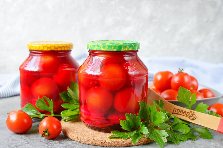Рецепт: Консервированные помидоры - без кожуры