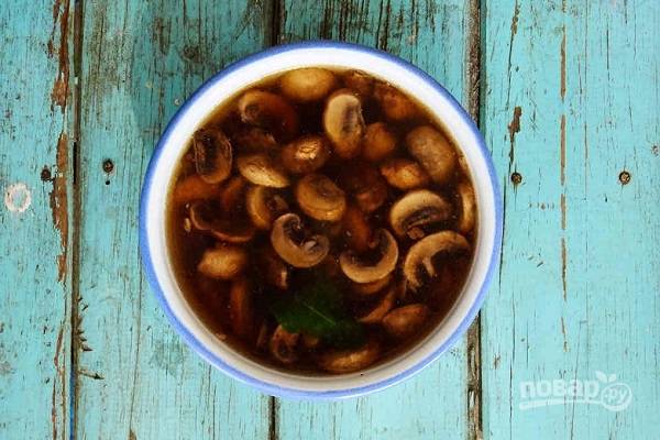 6. Подавайте мексиканский грибной суп с ломтиками лайма. 
Приятного аппетита! 