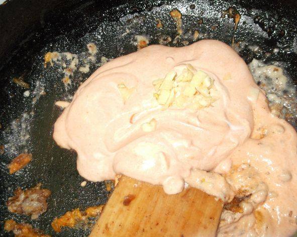 Рецепт свиной печени на сковороде с подливкой фото пошагово