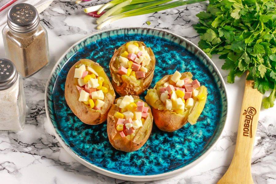 Сколько запекать крошку картошку. Сколько запекать крошку картошку. Крошка-картошка дома в духовке. Картофельники крошка картошка. Крошка картошка.