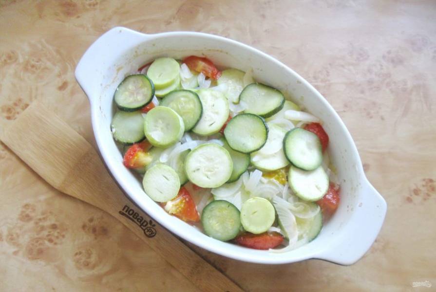 Как приготовить Куриное филе под шубой с кабачками и помидорами в духовке рецепт пошагово