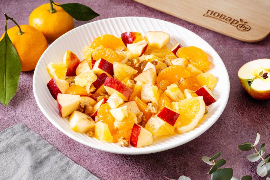 Салат с апельсином, мандарином и яблоком