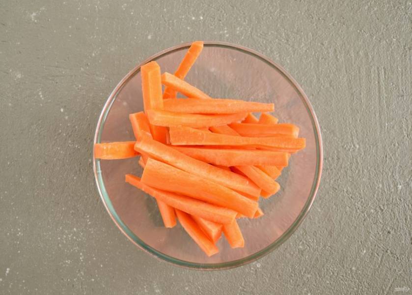 Морковные палочки: рецепт от телеведущего Сергея Малоземова