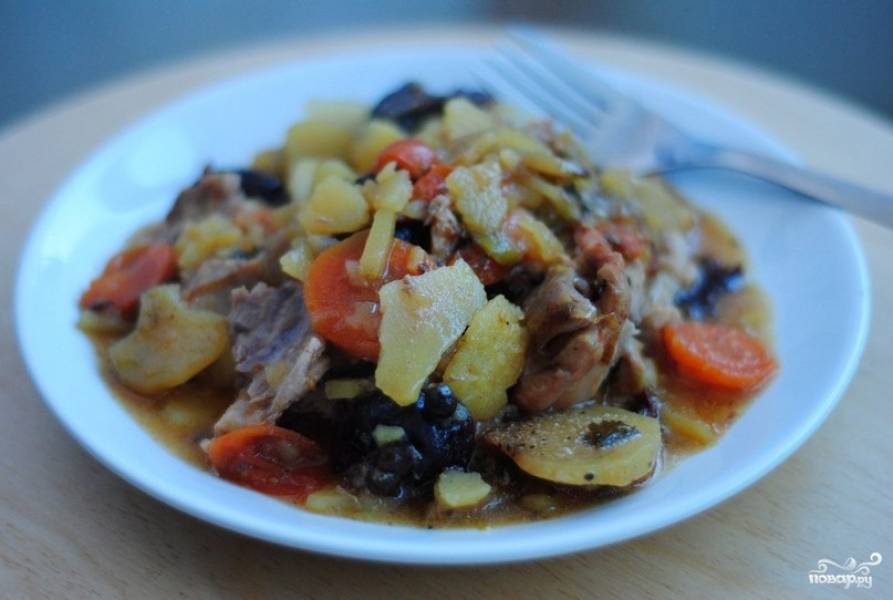 Картошка с черносливом и мясом в духовке — рецепт с фото пошагово