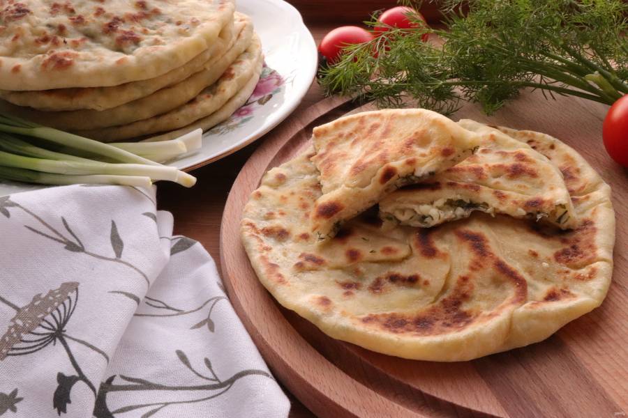 Хачапури с творогом и сыром на кефире — рецепт с фото