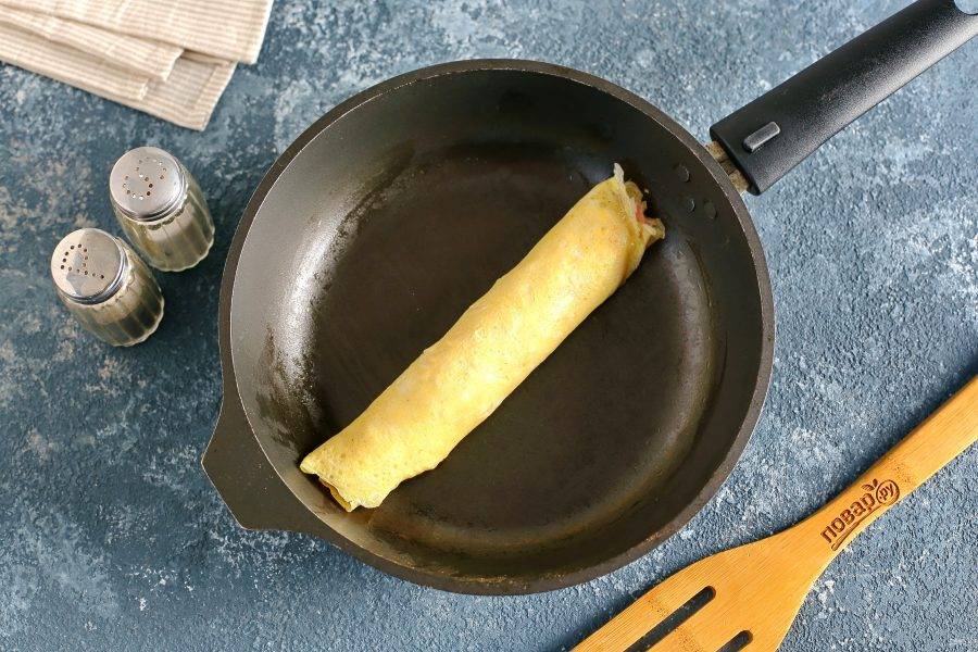Рулет из омлета – пошаговый рецепт приготовления с фото
