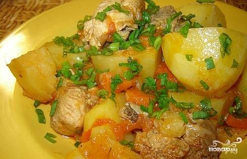 Жаркое из баранины с картошкой и овощами по-узбекски