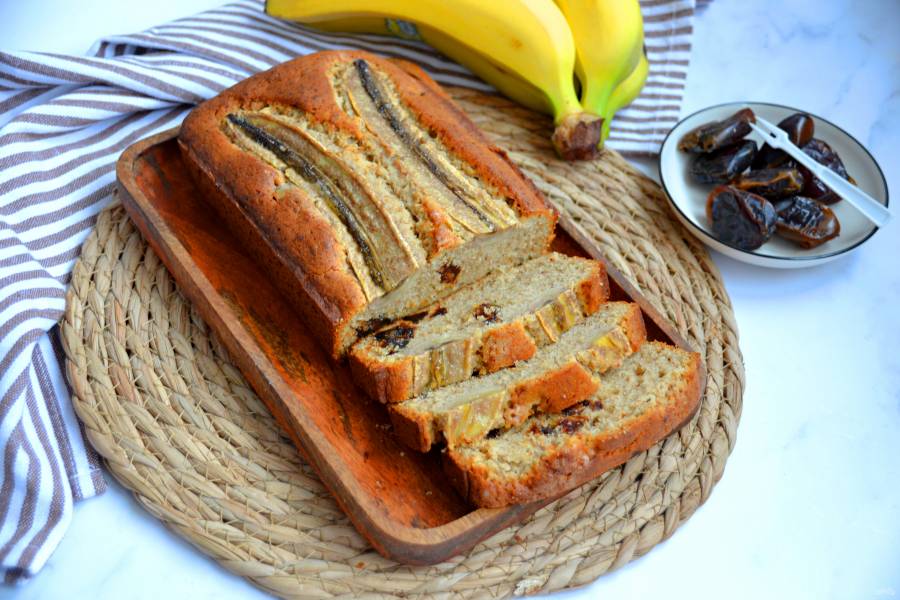 Кекс с финиками и бананом