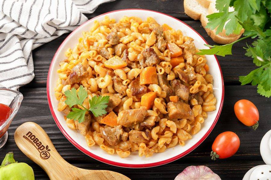 Макароны с мясом в мультиварке готовы. Приятного аппетита!