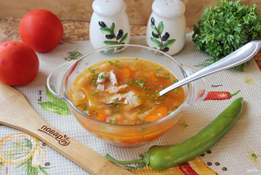 Грузинский томатный суп с фасолью