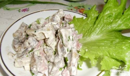 Холостяцкий салат с сухариками