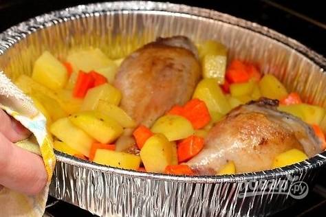 Утка кусочками с картошкой в духовке — рецепт с фото пошагово