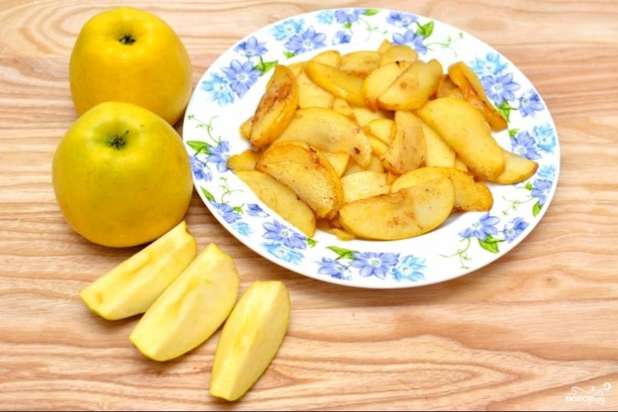 Яблоки в кляре жаренные на сковороде простой рецепт пошаговый