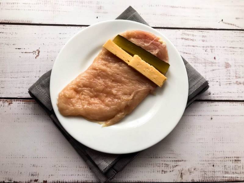 Картошка, тушёная с солёными огурцами - 10 пошаговых фото в рецепте
