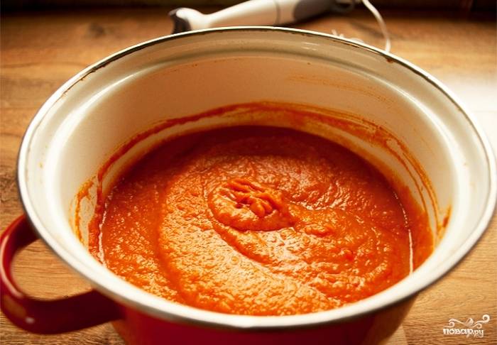 Варить на медленном огне до готовности. Блендером приготовить суп-пюре. Все специи и соль добавляйте по вкусу.
