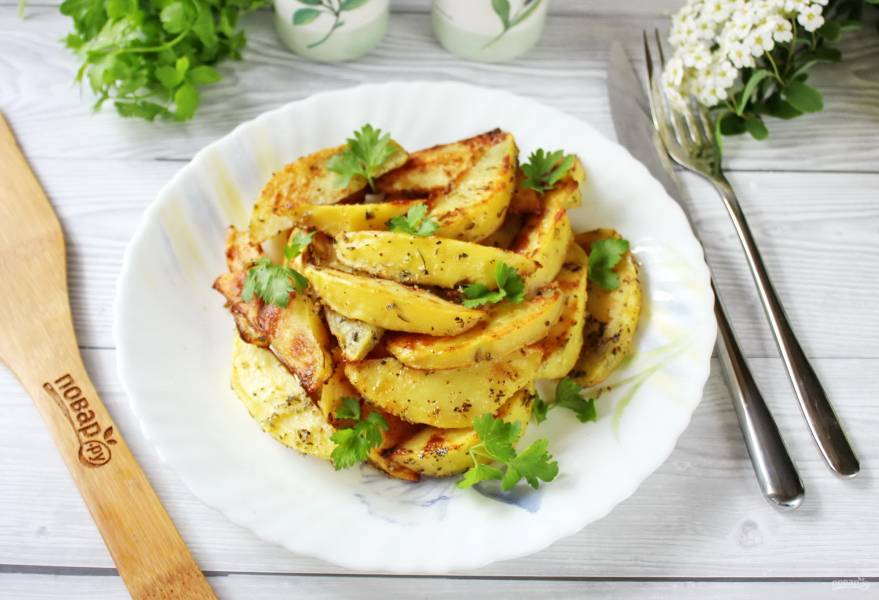 Ингредиенты для «Картофель дольками в духовке»: