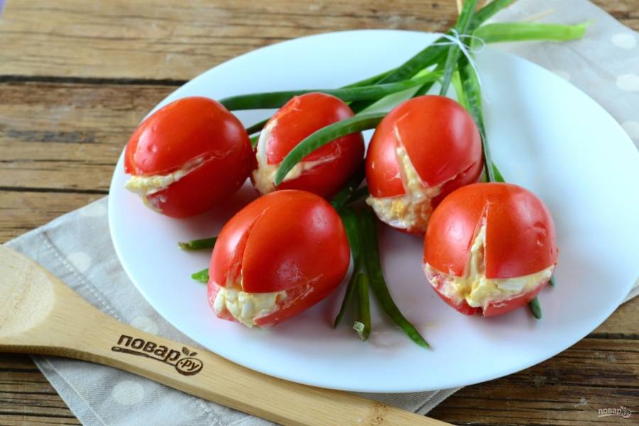 Как удивить любимую на 8 марта: оригинальная идея - тюльпаны из помидоров
