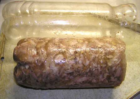 Куриный рулет в бутылке (с желатином) — рецепт с фото