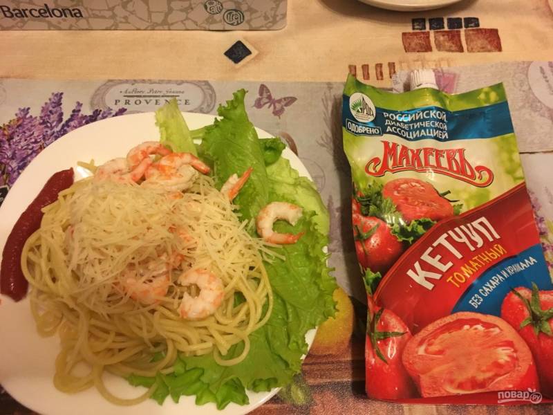 Спагетти с креветками и кетчупом "Махеевъ"