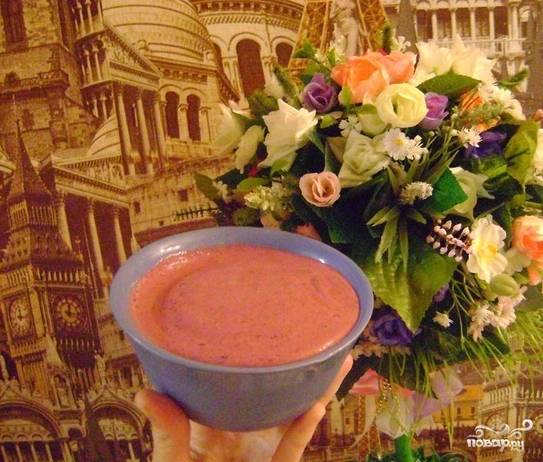 4. Мороженое хорошо хранится в холодильнике. Достаточно лишние остатки положить в отдельный контейнер и заморозить. Ваше диетическое мороженое готово. Приятного аппетита.