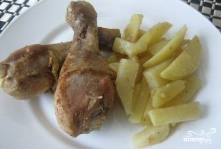 Как приготовить куриные голени на пару с картошкой