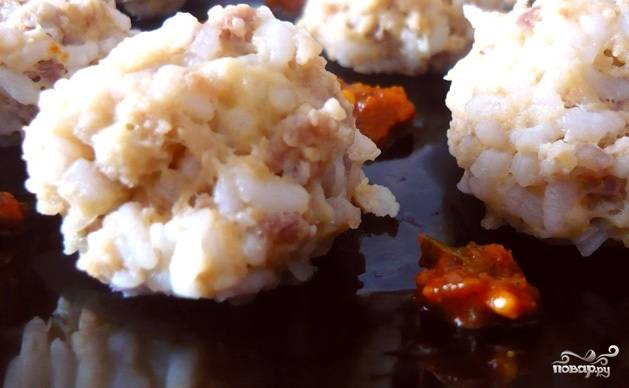 Как приготовить тефтели с рисом и томатной подливой: рецепт с фото пошагово | Меню недели
