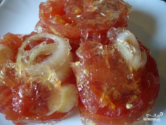 Ингредиенты для рецепта помидоров в желе с луком