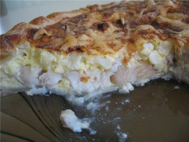 Рыбный заливной пирог с картошкой