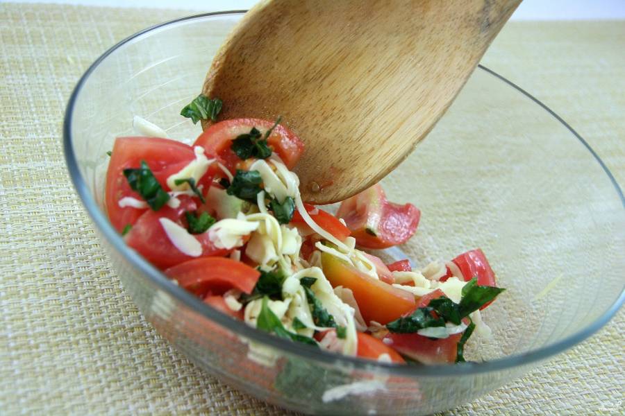 Салат с моцареллой и помидорами, как называется салат Капрезе