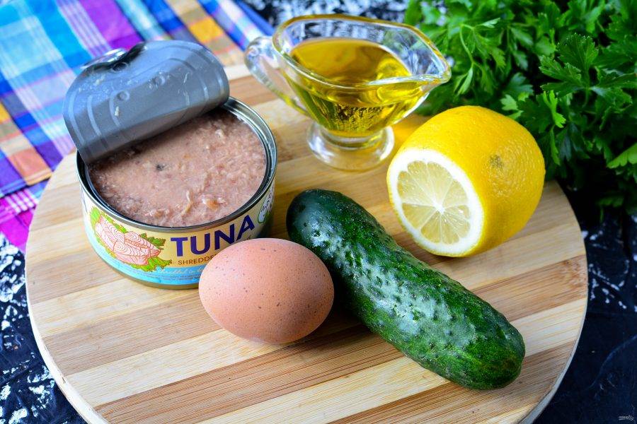 Салат из тунца, огурцов и яиц
