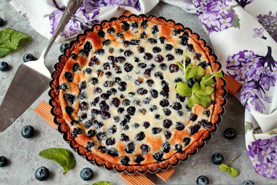Пирог с голубикой: хрустящее тесто и нежная заливка