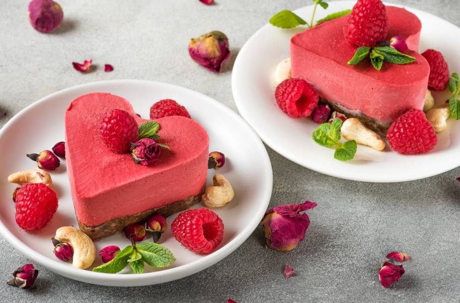 Сладкие признания: готовим десерты на День святого Валентина