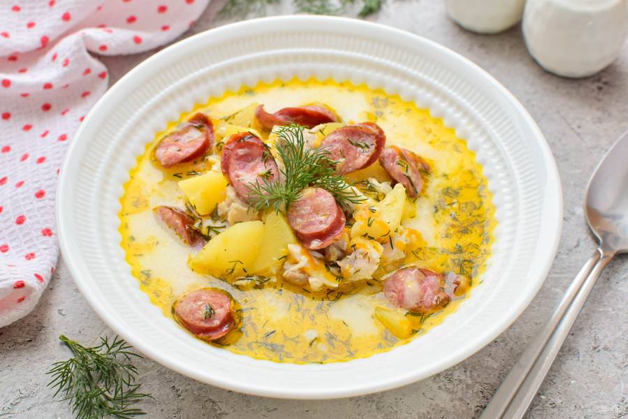 Сырный суп с копченостями