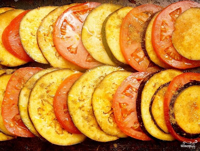 Баклажаны с помидорами и чесноком