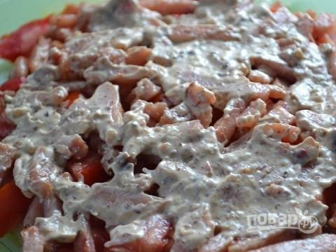 Салат с куриной грудкой, ветчиной и помидорами «Кармен» пошаговый рецепт