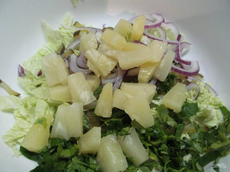 Салат с ананасом и фетаксой. Рецепт с фото.