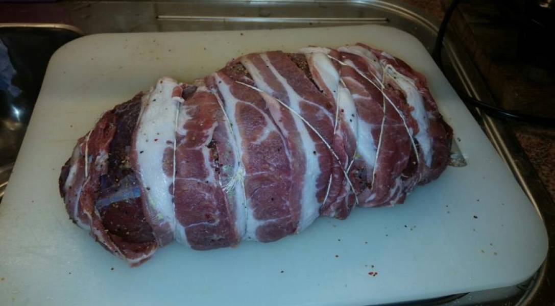 Мясо лося как приготовить мягким и сочным. Лосятина запеченная. Мясо в духовке из лосятины.