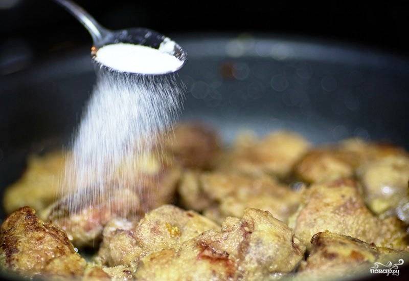Посолить по вкусу.