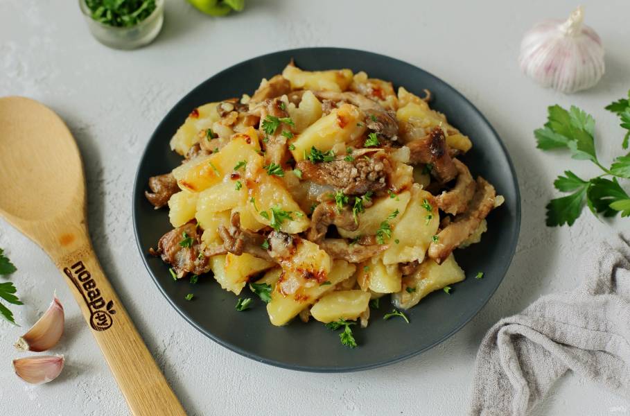 Рецепт тушеной картошки с мясом и грибами