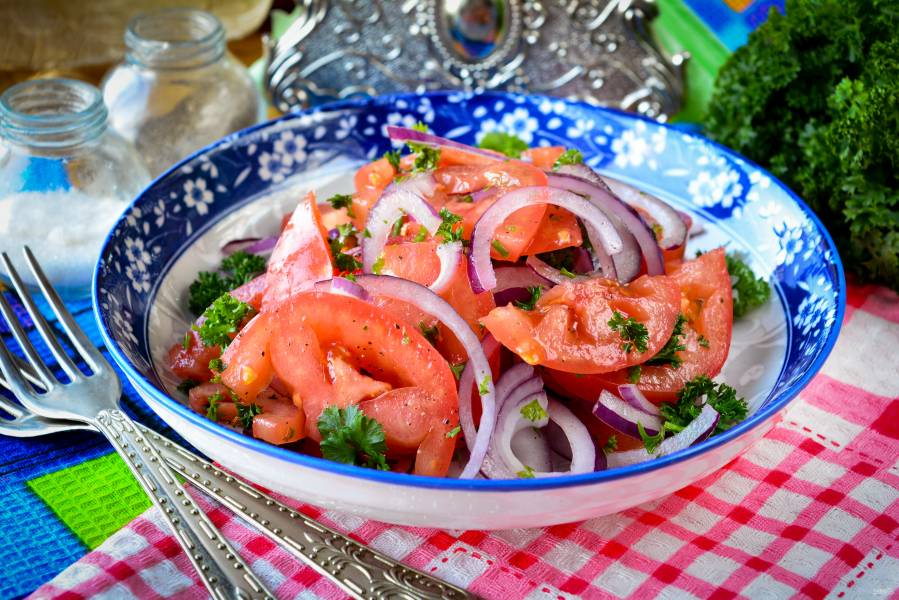 Узбекский салат из помидоров и лука