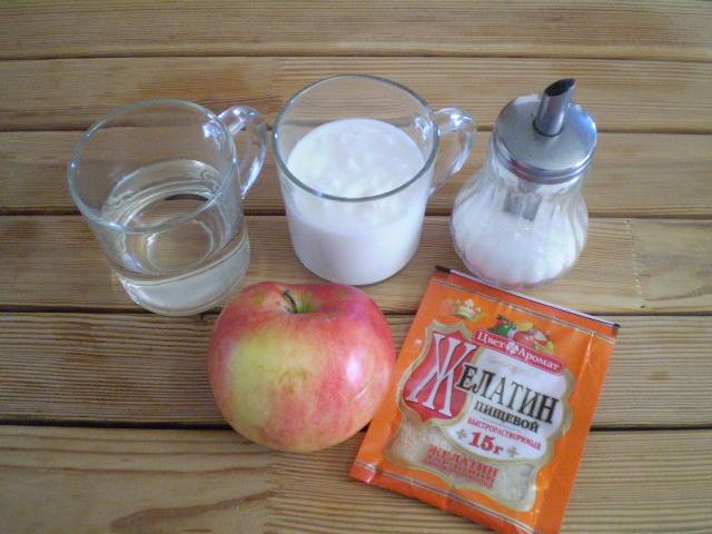 1. Приготовим продукты, яблоко выбирайте сладкое, чтобы меньше добавить сахара. 