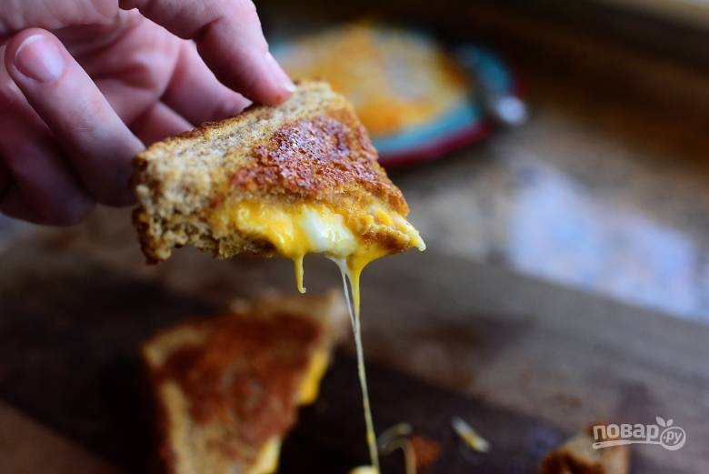 5. Подавайте жареный сэндвич с сыром на завтрак.