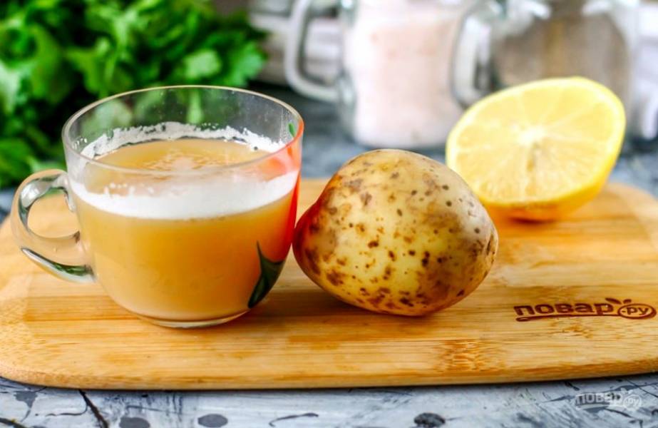 Теперь картофельный сок готов к употреблению - по желанию можете добавить в него еще немного лимонного сока или апельсинового, чтобы было приятнее его дегустировать.