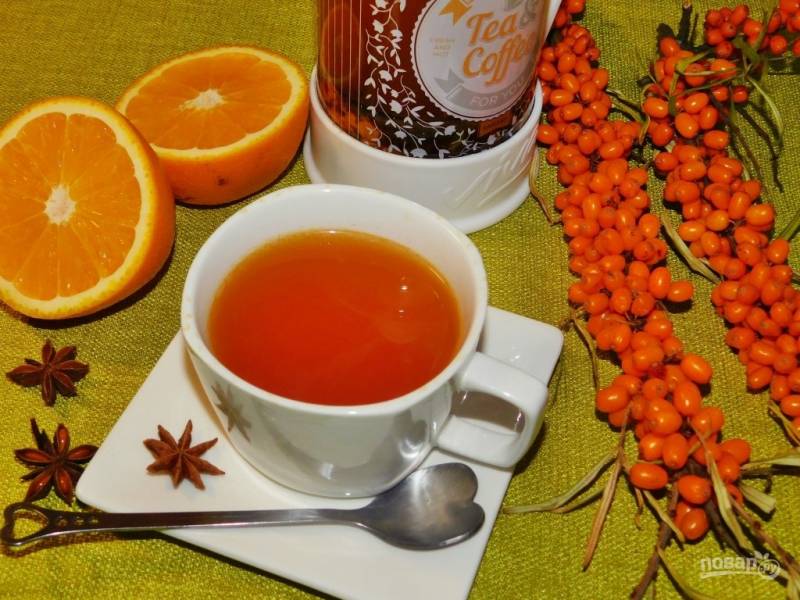 Облепиха пить чай. Чай с облепихой и апельсином и имбирем. Чай с облепихой и апельсином. Облепиховый взвар. Облепиха апельсин мята чай.