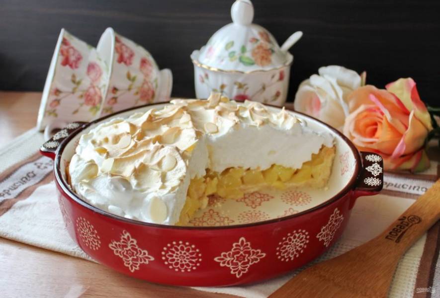 Что испечь вместо шарлотки: рецепт вкусного пирога с перетертыми яблоками и кремом
