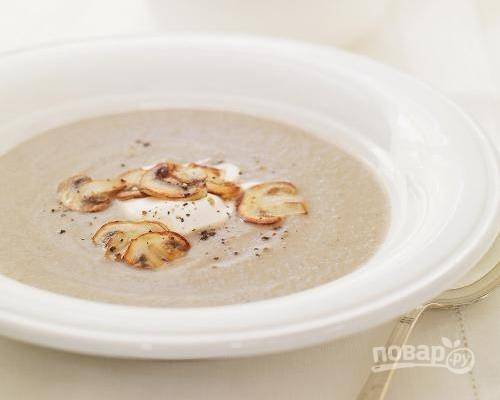 Гороховый суп с копченостями, грибами и маринованными овощами